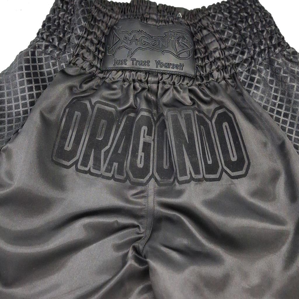 DragonDo MT3025 Schwarze Muay-Thai-Shorts, Schwarze Trainingsshorts