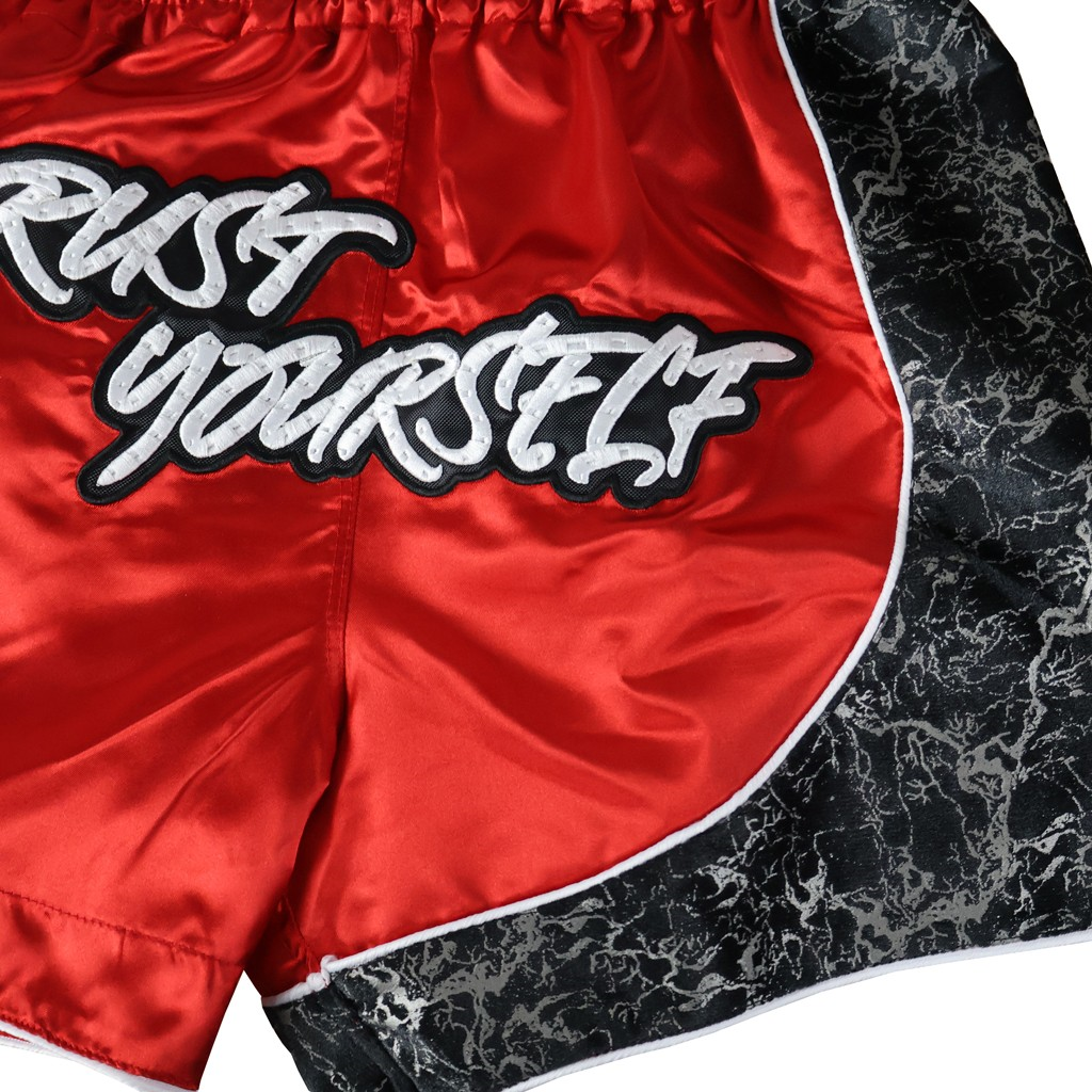 DragonDo MT3409 Trust Yourself Rot Muay Thai Kickbox Shorts – für Training und Wettkampf