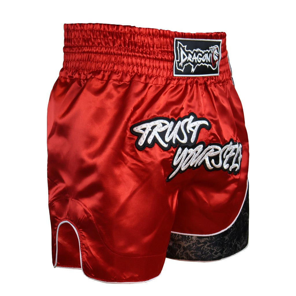 DragonDo MT3409 Trust Yourself Rot Muay Thai Kickbox Shorts – für Training und Wettkampf