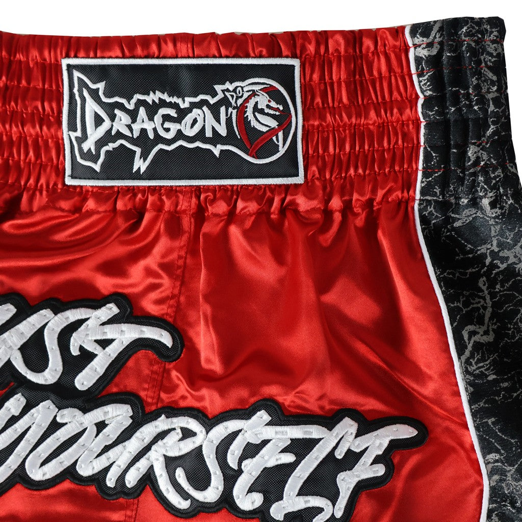 DragonDo MT3409 Trust Yourself Rot Muay Thai Kickbox Shorts – für Training und Wettkampf